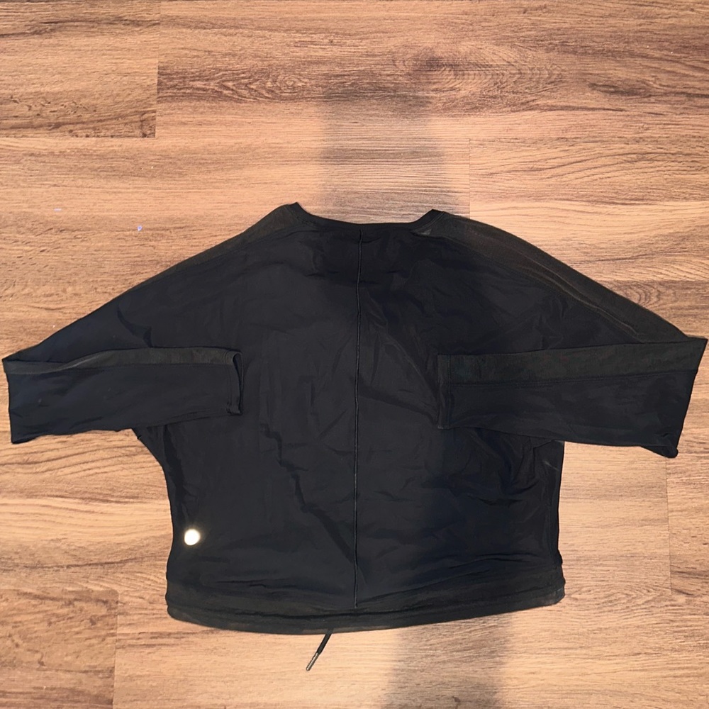 Lululemon mesh long sleeve tie front top